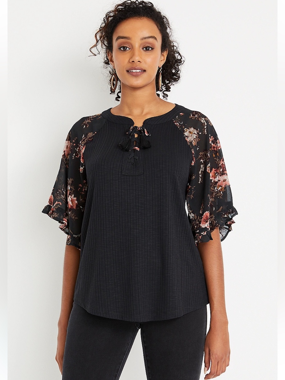 Maurices gray quarter sleeve Tshirt ribbed MEDIUM ruffle floral chiffon tassel
